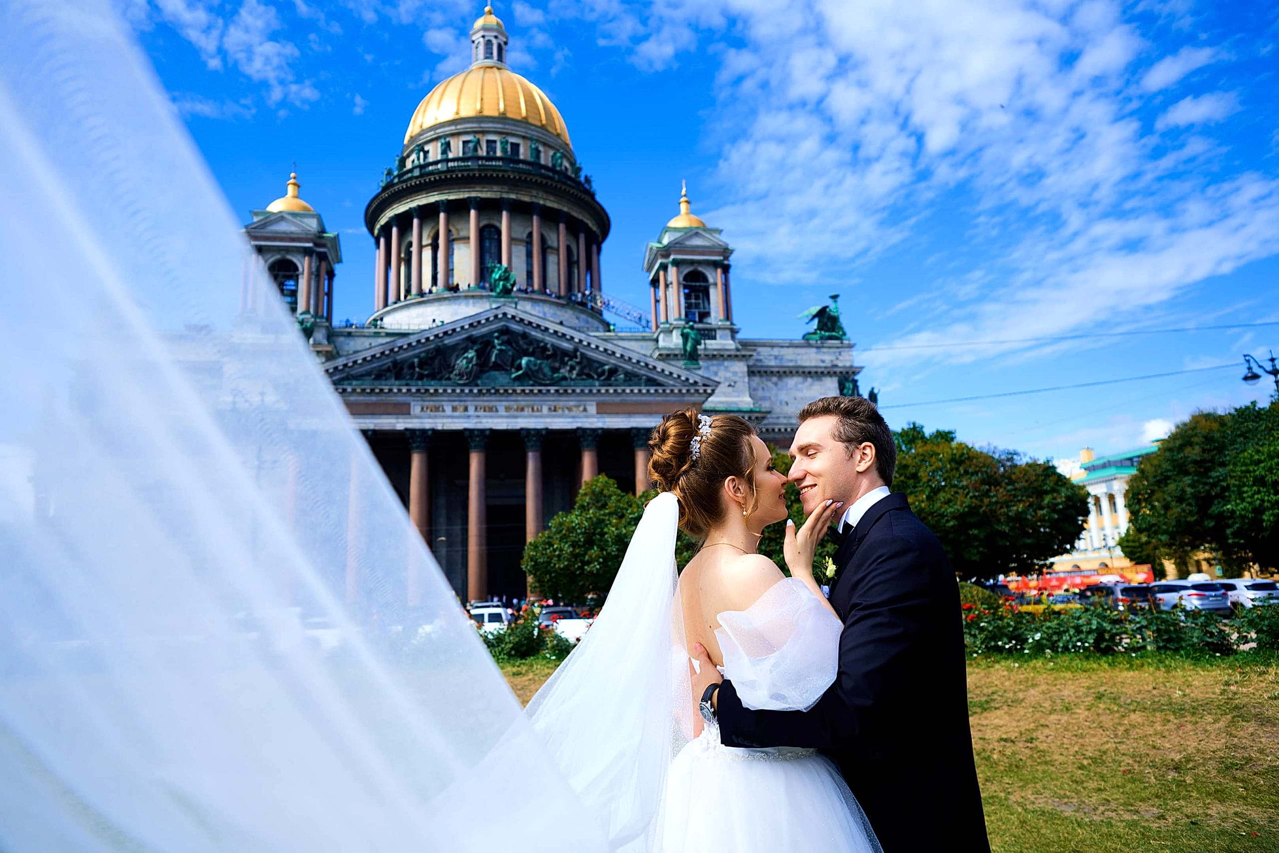 Свадебный фотограф в АСТАНА . Свадебная фотосессия на Исаакиевской площади